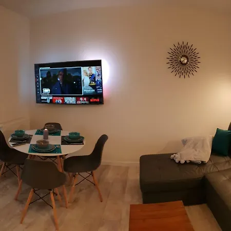 アパート 5 Morz - Na Fali シャノジェンティ