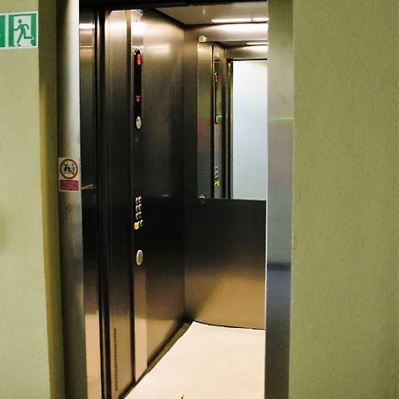 アパート 5 Morz - Na Fali シャノジェンティ